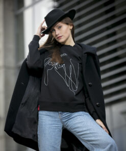 juodas džemperis būk ramus, jie tikri, moteriški, moterims, apranga moterims, merginoms, ne bobų reikalai, lietuva, lietuviška prekė, ideja dovanai, dovana, juodas džemperis