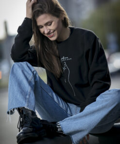 juodas džemperis palaikau kūno linijas, moterims, ne bobų reikalai, apranga, ideja dovanai, apranga moterims, lietuva